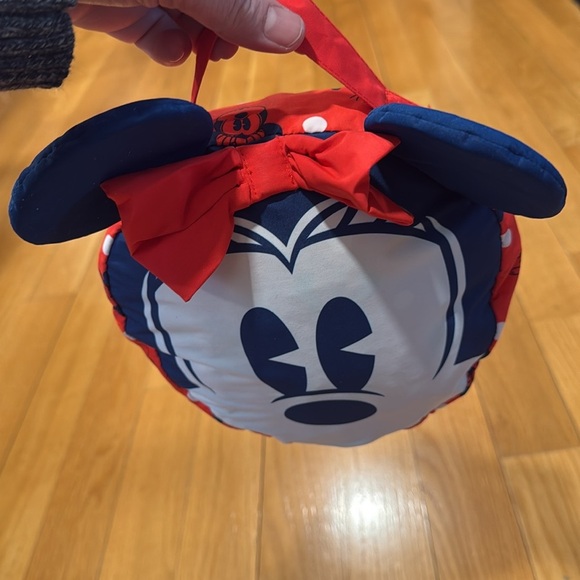 Disney Minnnie Mouse red packable rain jacket and attached carry bag size 4 . - Picture 9 of 10